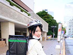 素人まっちんぐEX　う～ば～ちゃん　宅配中。　スタイル抜群！爆乳美女たちが熱々でお届けします。　サンプル画像06